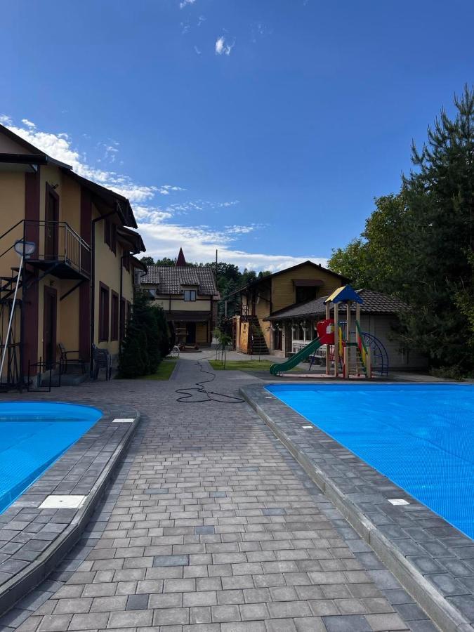 Sadyba Magnat Hotel Dilyatyn Buitenkant foto