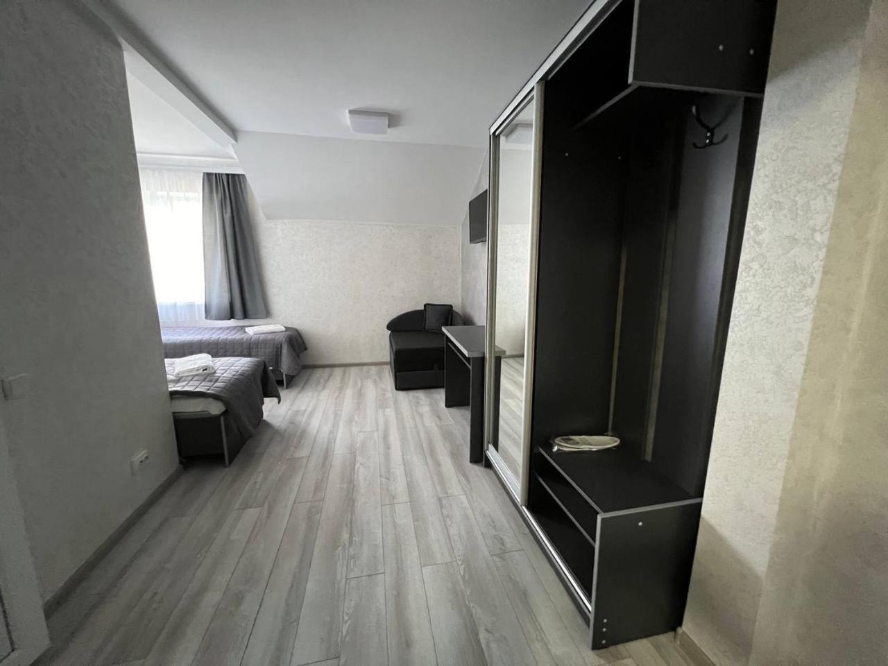 Sadyba Magnat Hotel Dilyatyn Buitenkant foto