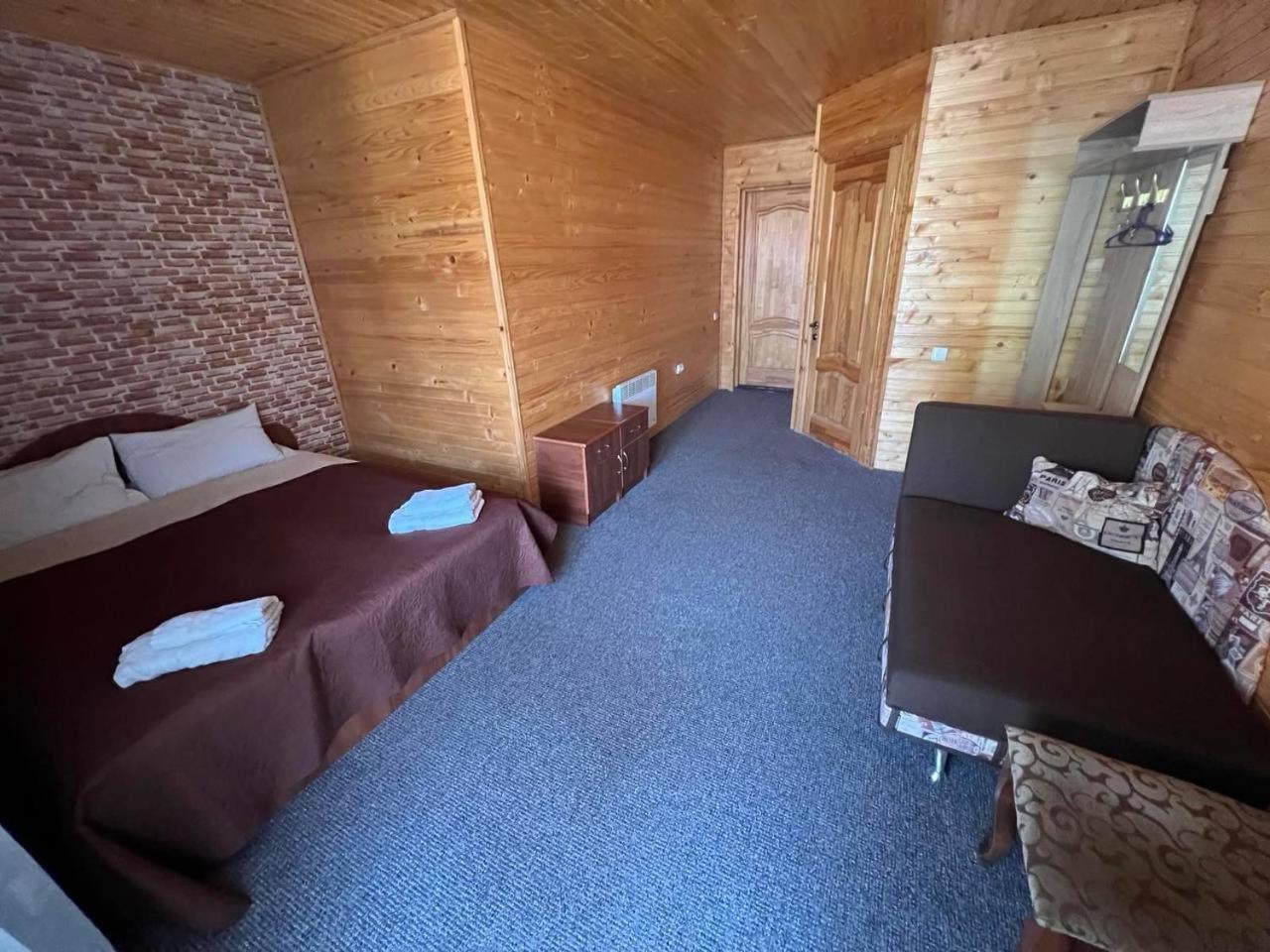 Sadyba Magnat Hotel Dilyatyn Buitenkant foto