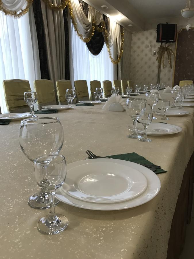 Sadyba Magnat Hotel Dilyatyn Buitenkant foto